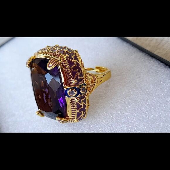 Vintage Inspired Large Amethyst Ring with Gold Detailing - Picture 6 of 14
